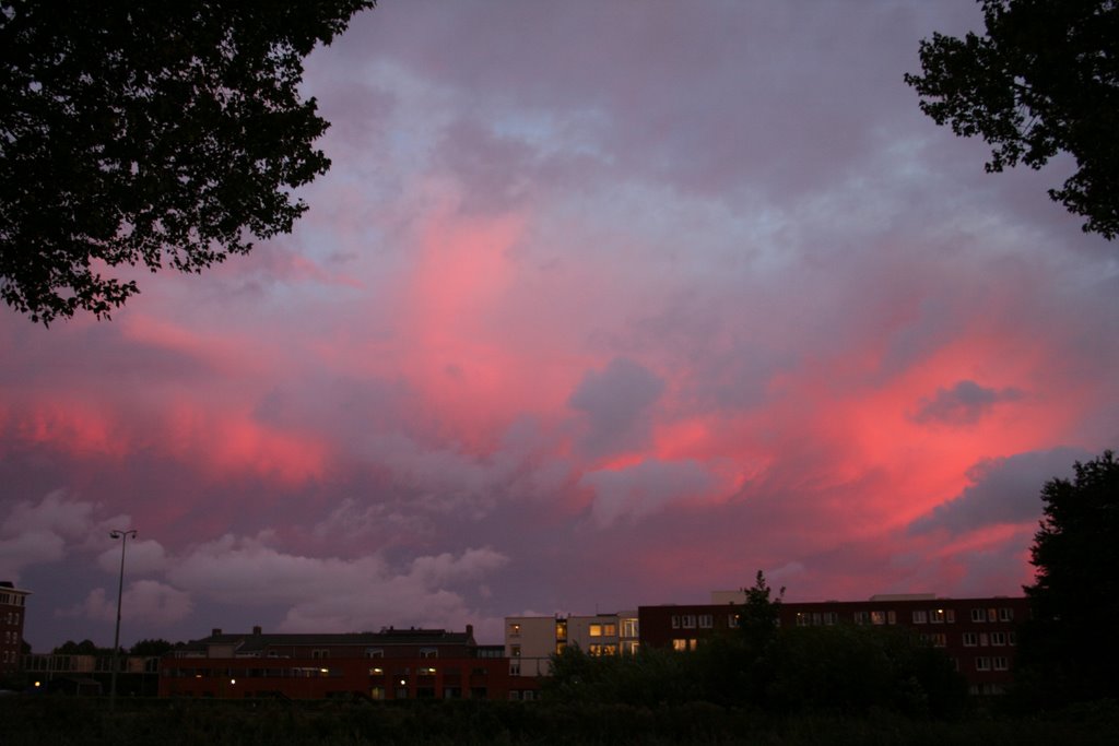 Wolkenlucht by Auko Mensinga