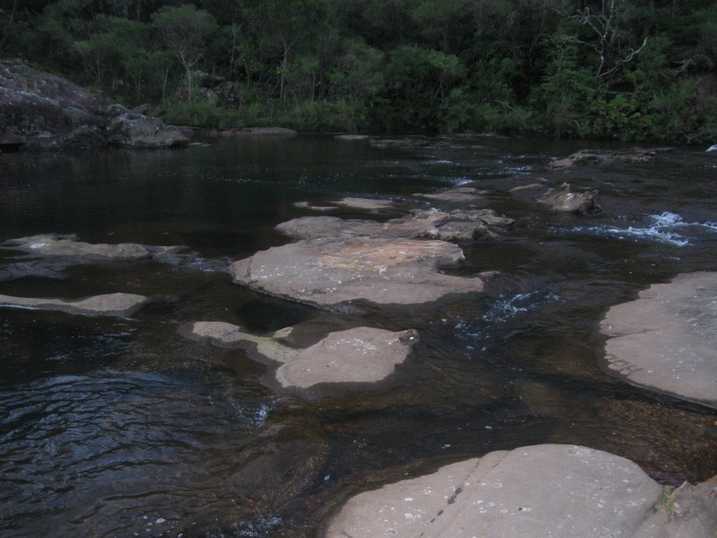 Minnamurra Waterfall by shawaazu