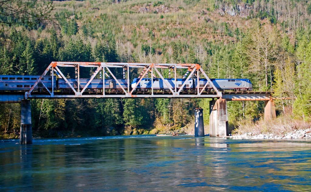 Westbound Empire Buider Crossing Skykomish River at Gold Bar April 20, 2009 by mwelborn