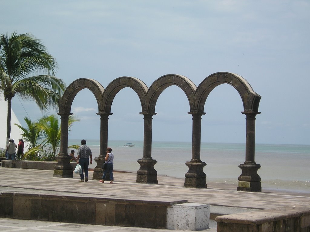 Arches on the Malecon by talula815