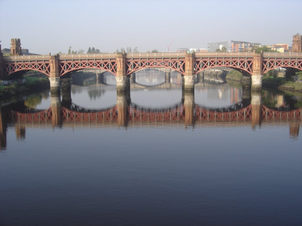 Pont à Glasgow (A bridge in Glasgow) by breizhman