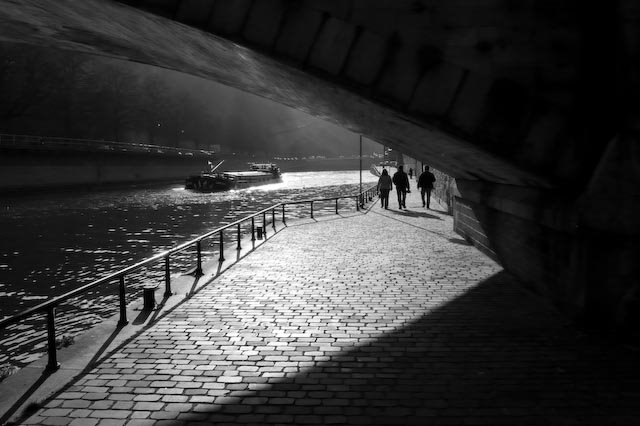 La Sambre sous le pont de la rue du Pont à Namur by Olivier Pulinckx