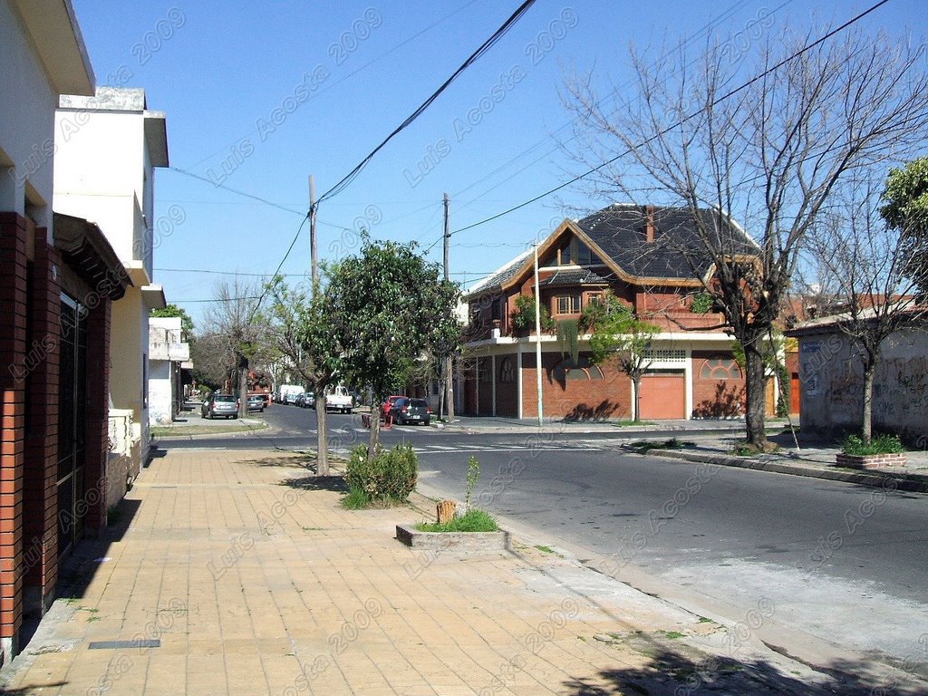 Septiembre de 2009 - Calles Piedrabuena y Tabaré - Vista hacia el Sudeste by Luis Acosta