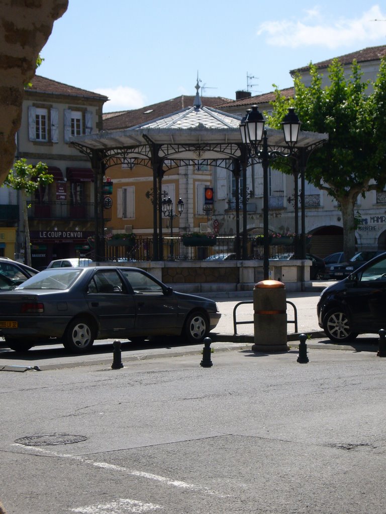 Place d'Astarac by LouLou3232