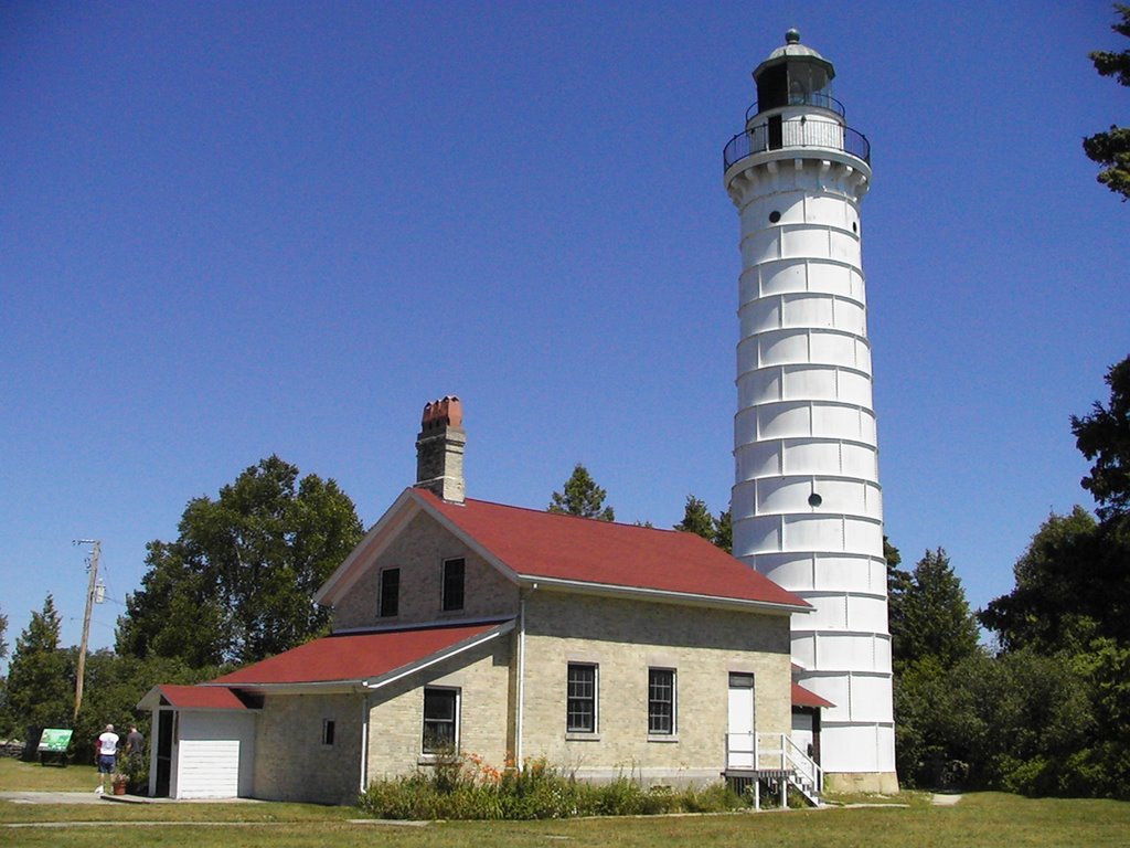 Lighthouse by Pellepop