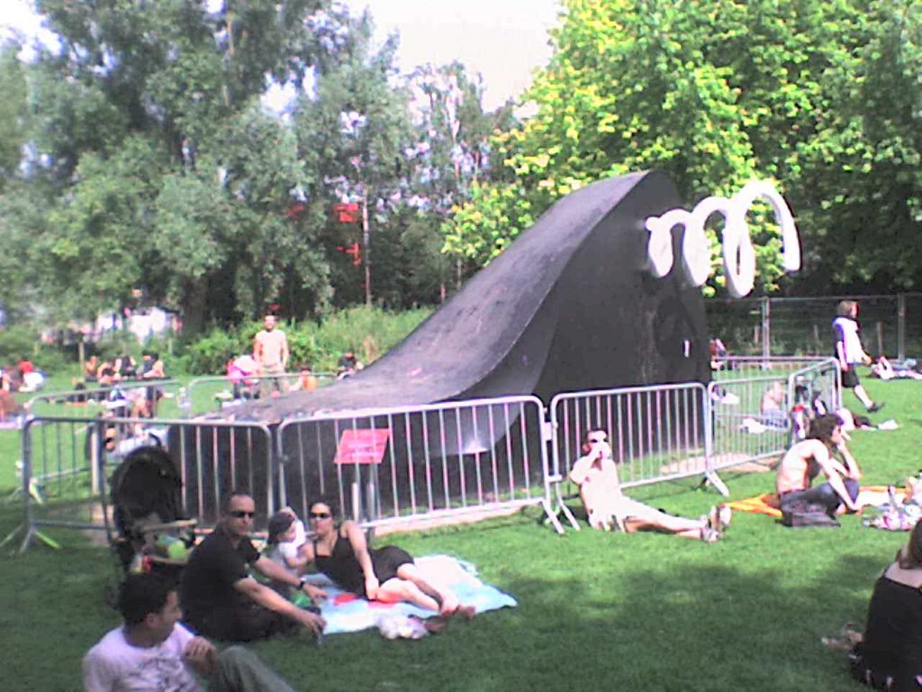 Selle du vélo enfoui à la Villette by laingui