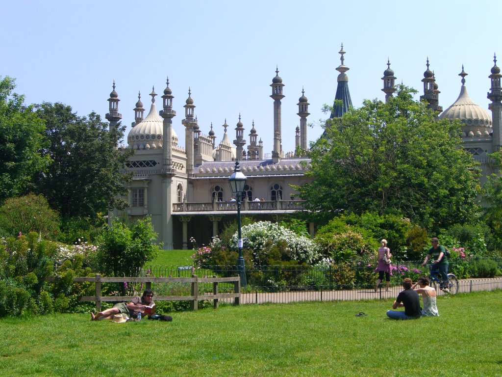 Royal Pavilion by peteriain