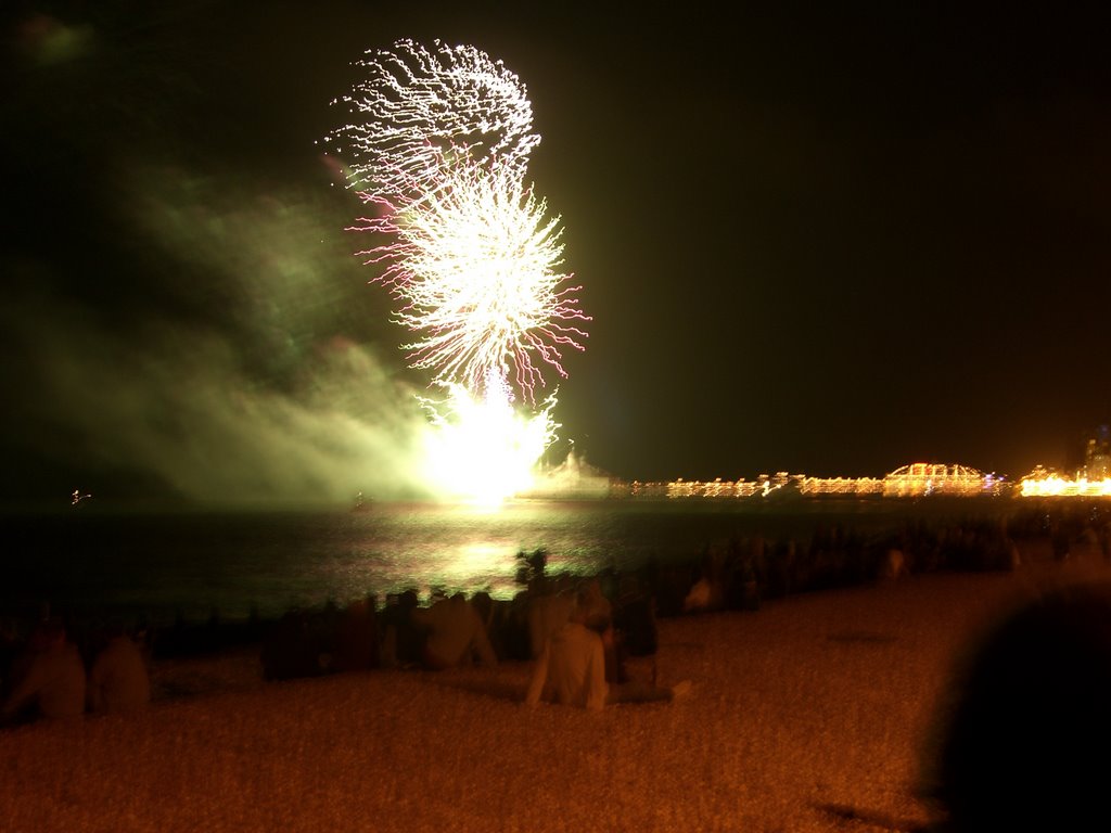 Fireworks over the Pier by peteriain