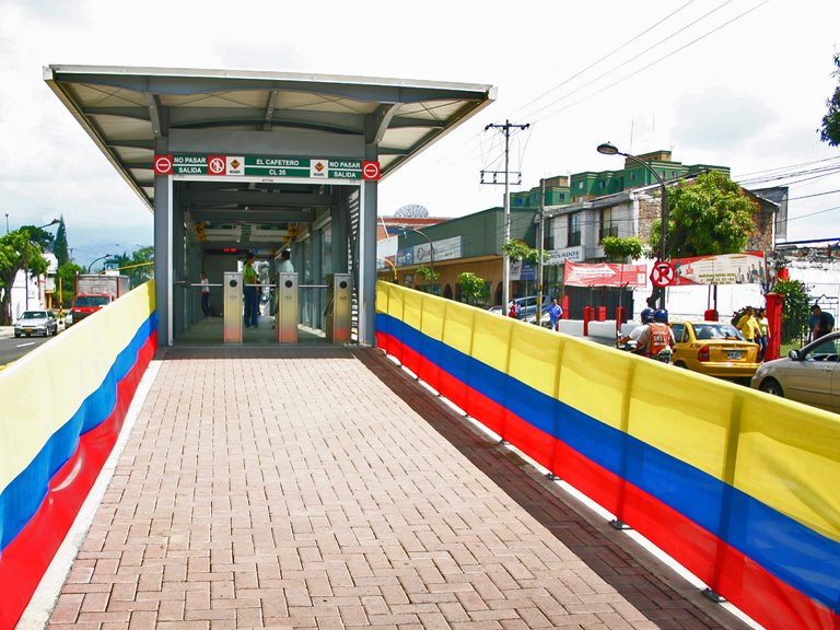 Estacion el cafetero calle 35 by Hector Hernando Romero