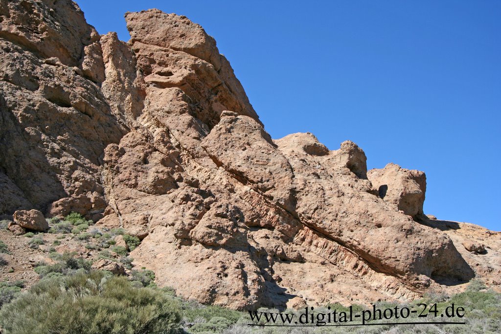 Felsformation neben dem Roques de Garcia by W. Forsthove-Harte