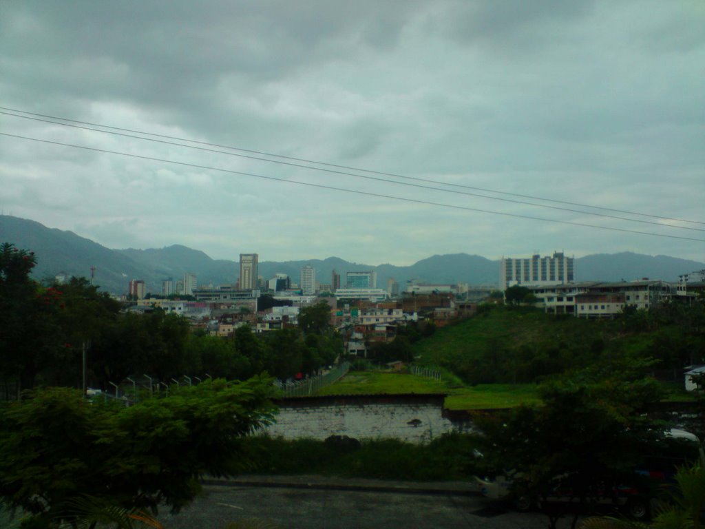 Vista de parte de Pereira desde Dosquebradas by Nel-Caro