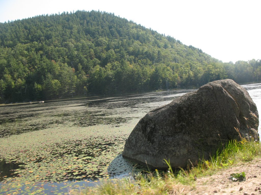 Boulder on not Garnet Lake by sacoo