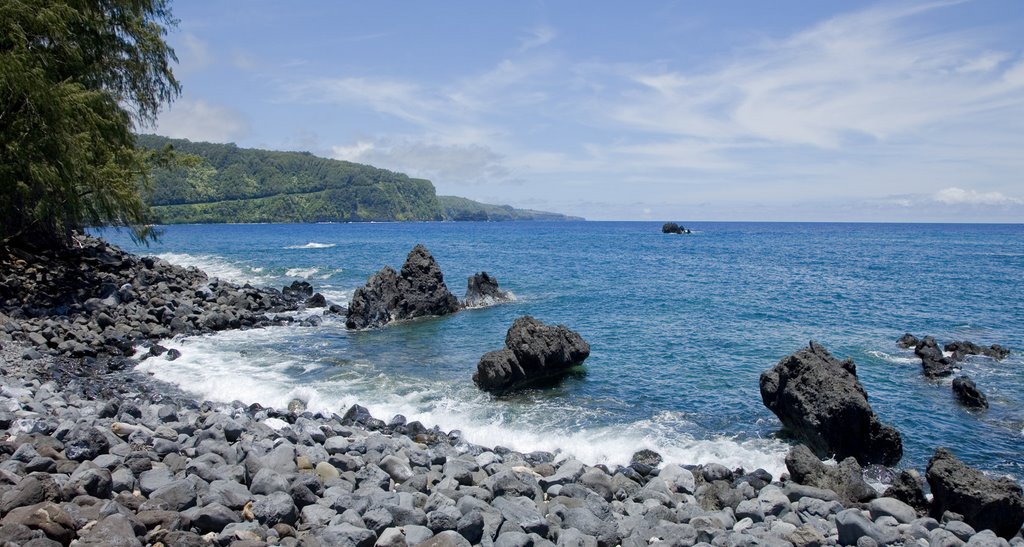 Toward Kaumahina from Keanae by RandyHI