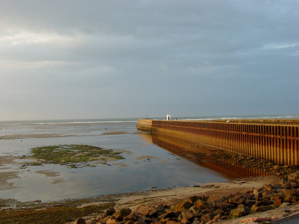 Pier to Nairn Harbour by spektakl