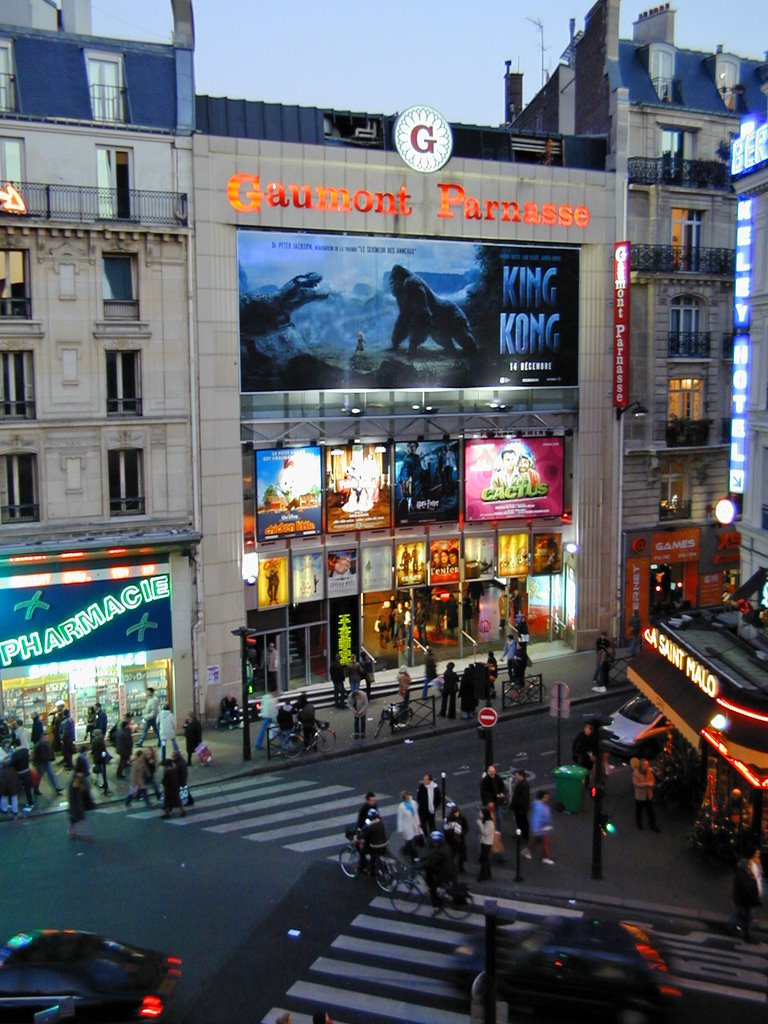 Cinéma Gaumont Parnasse by night by yann78