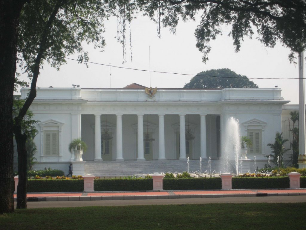 Istana Merdeka by AUGIJD