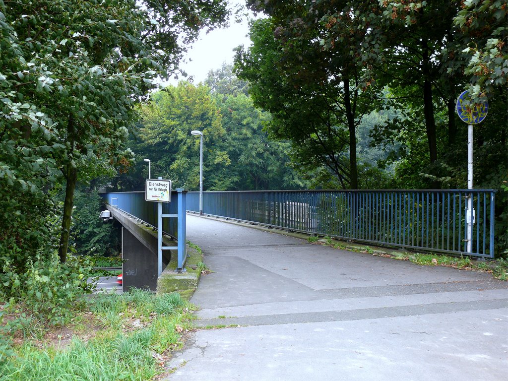 MH-Winkhausen / Fußgängerbrücke über die Autobahn "A 40" by Cityfotograph