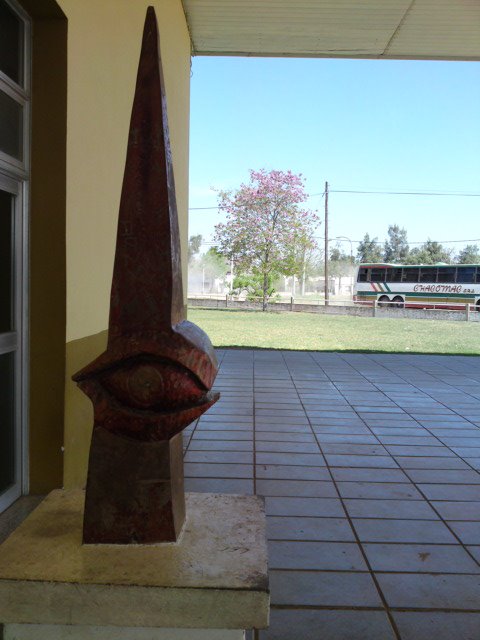 Escultura de la terminal by fernando.gonzalez.2009