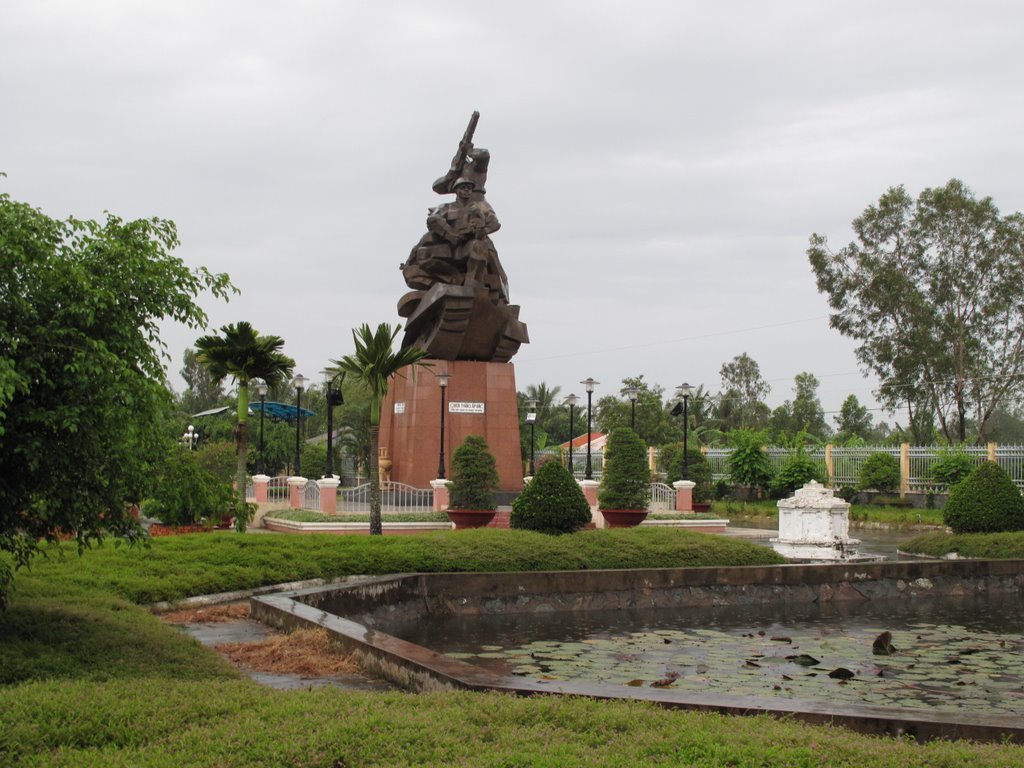 Tượng đài 3 Chiến Sĩ Gang Thép by Ngọc Viên