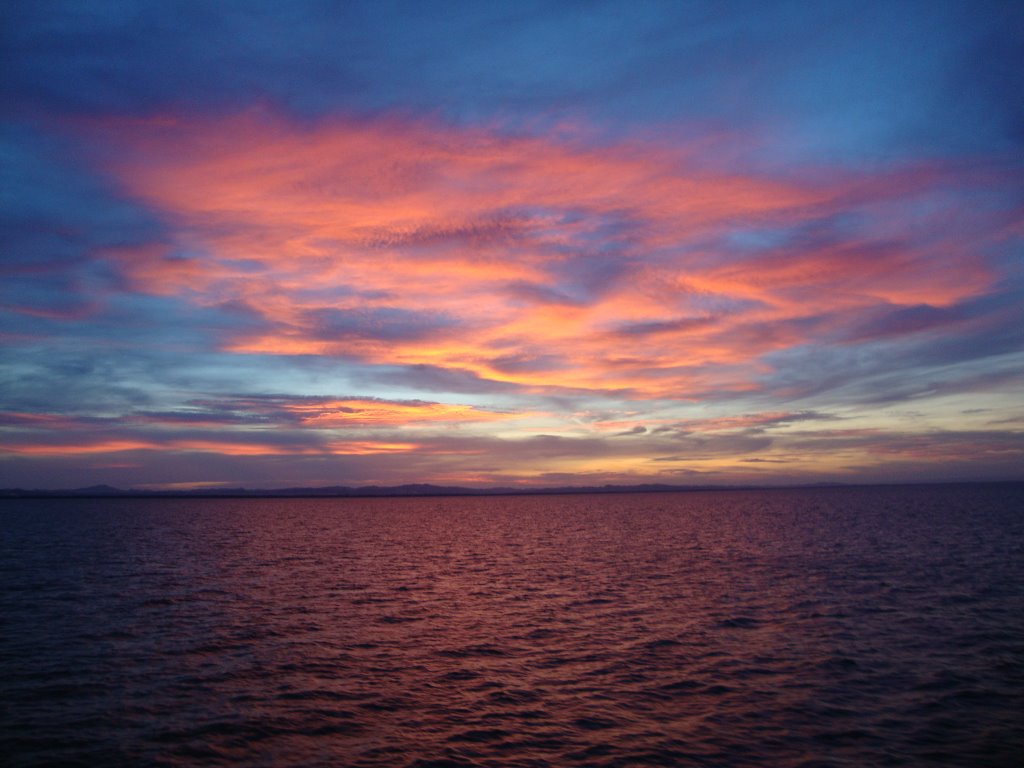 Atardecer en el Cocibolca Nicaragua by Victor Cruz Piña