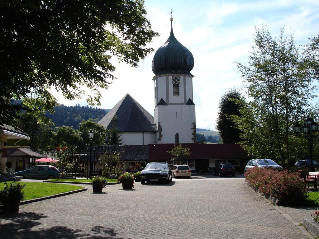 Panoramica de la iglesia de hinterzarten. by ROBERT MORANCHO