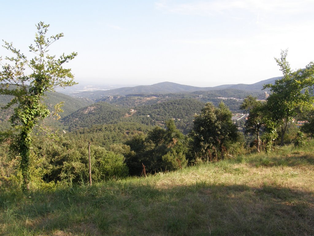 L'Albère, Le Boulou et les plaines du Roussillon vues depuis le Fort de Bellegarde/L'Albera, el Voló i la Plana del Rosselló vistes des del Fort de Bellaguarda by Luís Seixas