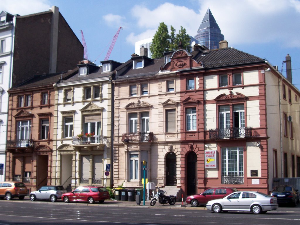 Schöne alte Häuser an der Mainzer-Landstraße. by kordar