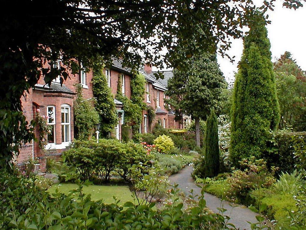 South Crescent, Bromsgrove, Worcestershire, U.K. by GordonDipple