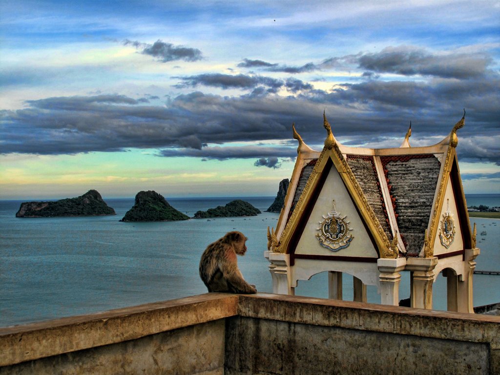 Prachuap Khiri Khan Bay by Andreas Weygandt