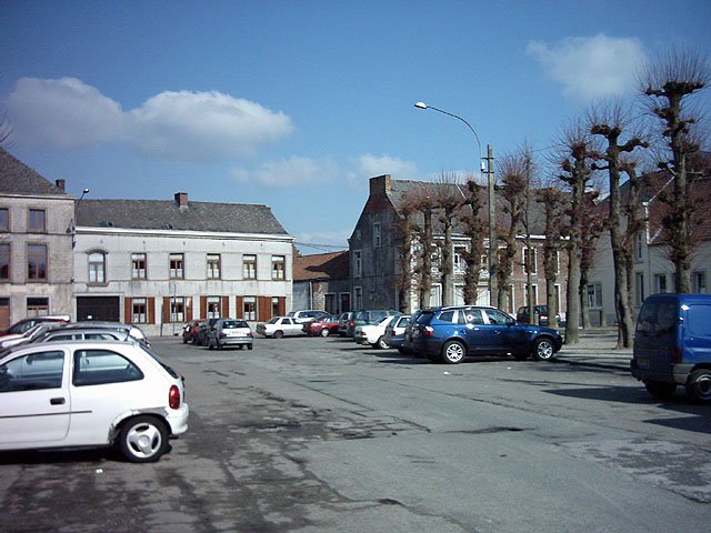 Place du Jeu de Balle by ediano