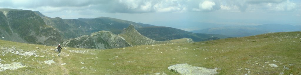 Rila - near Zeleni Kamak peak / Рила - близо до връх Зелени камък by Vesko Vasilev