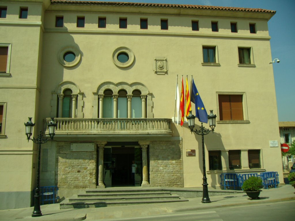 Ajuntament de Cornellà de Llobregat by ISBACH