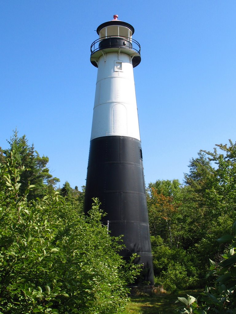 Grand Island Rear Range Light by dwhike