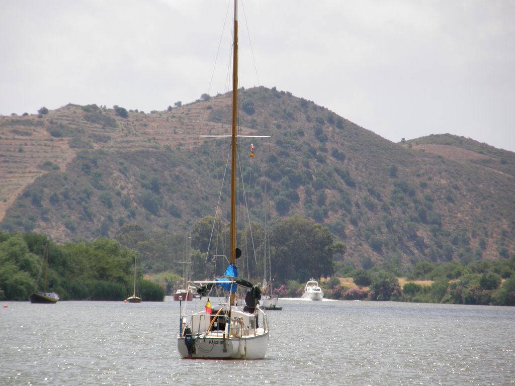 Barcos sobre o Guadiana by Luís Seixas