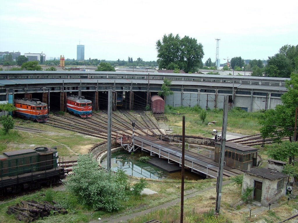 Zeleznicki depo i okretnica, Beograd by Teča sa Dunava