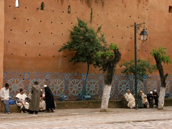 Chatting at Al Kasaba-chefchouen 05/2007 by aco0602