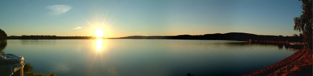 Midnight sun panorama by Maor Avni