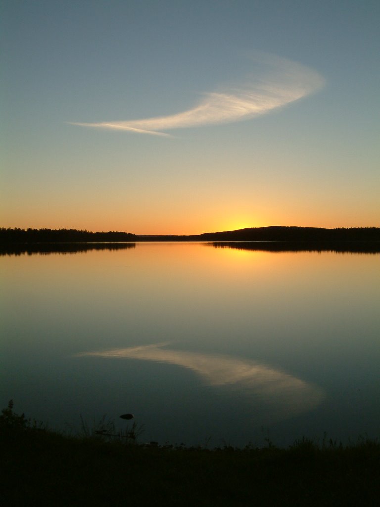 Swedish lake 0:15 sun by Maor Avni