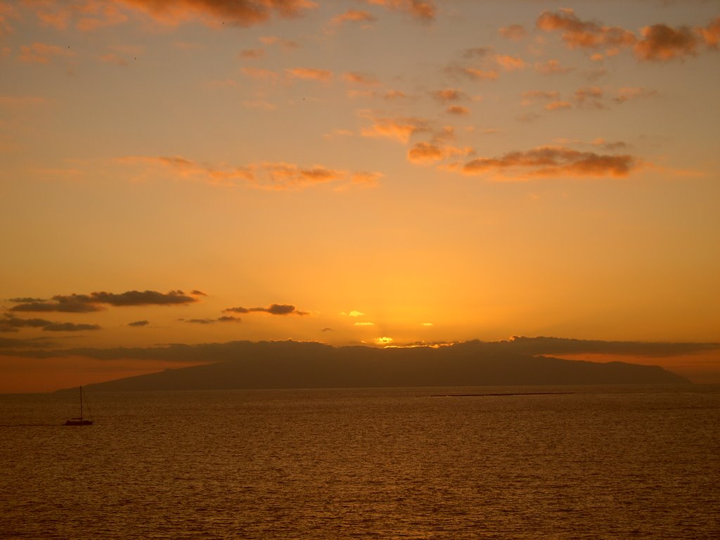 Sunset over La Gomera by longdistancer