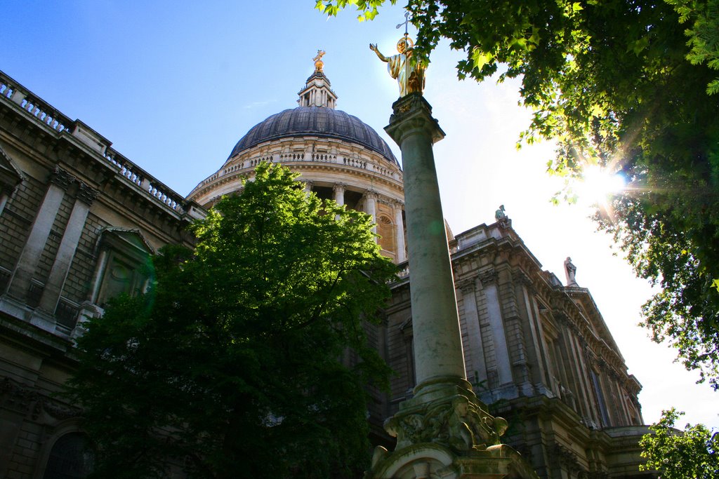 St. Paul's Cathedral by Thad Wilkinson