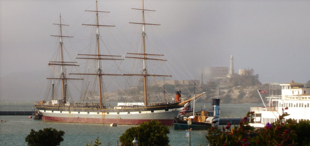 Sailing ship & alcatraz by luca27