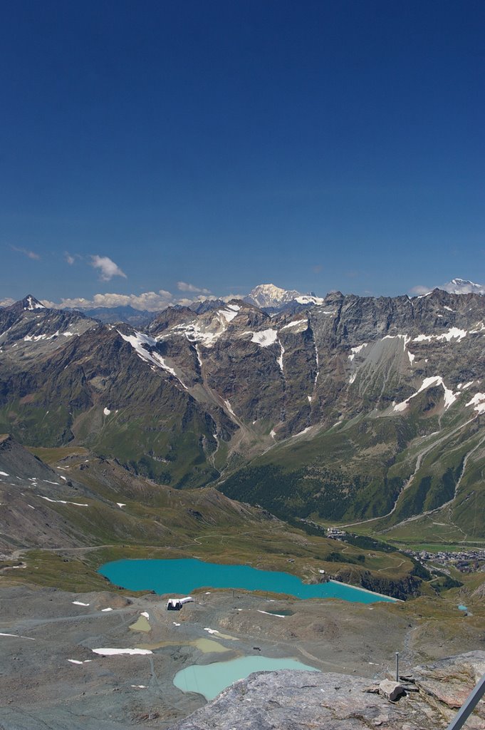 Lago Goillet, Monte Bianco e Grand Combin, dal Plateau Rosà by Alessandro Paccagnini