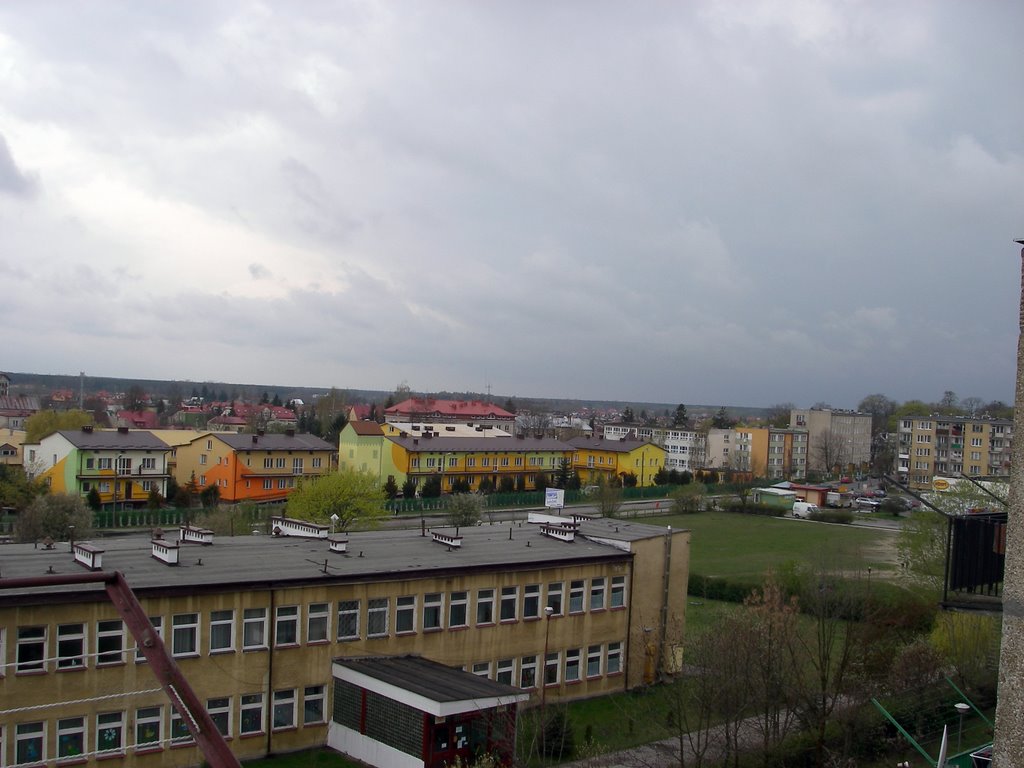 School in Janów Lubelski by atomik