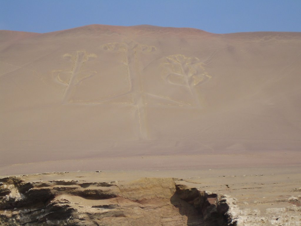 El Golf, Paracas, Peru by Angharad Purcell