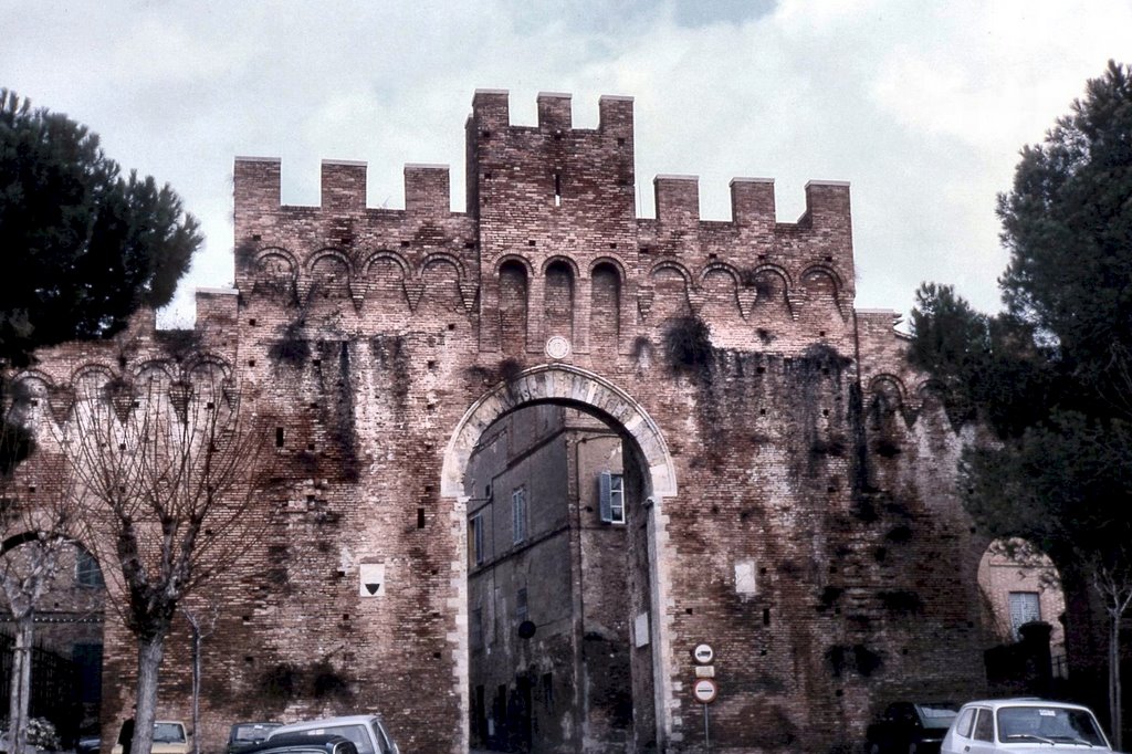 SIENA. Porta Tufi by Roberto Tomei