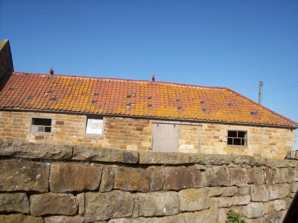 Old barn by Keith Bentham