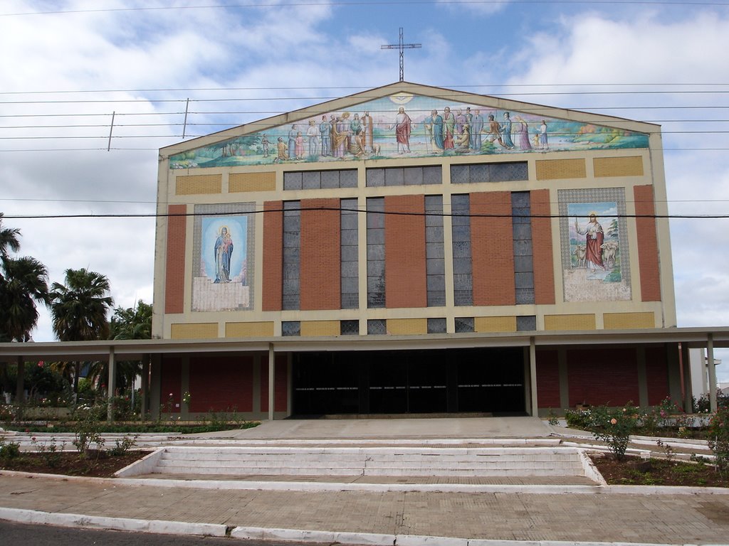 Igreja Matriz Nossa Senhora das Candeias, Goioerê-PR by Ionildo Sanches