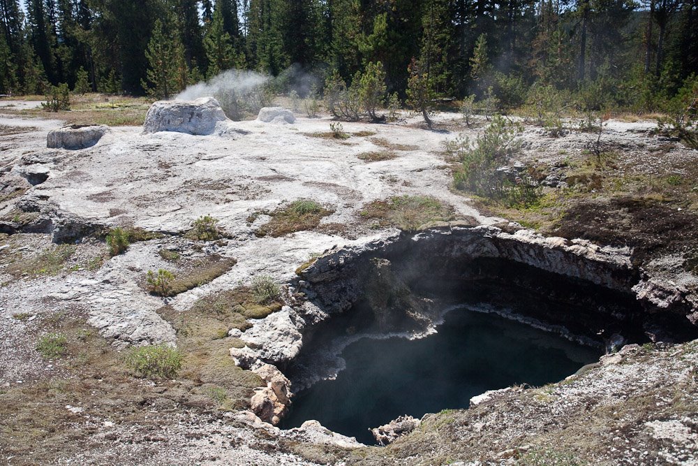 Union Geyser & Impenetrable Spring [greg-willis.com] by Greg Willis