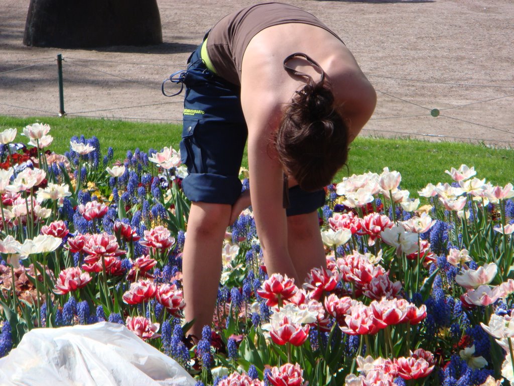 This is what city workers look like in Helsinki by Dave G.