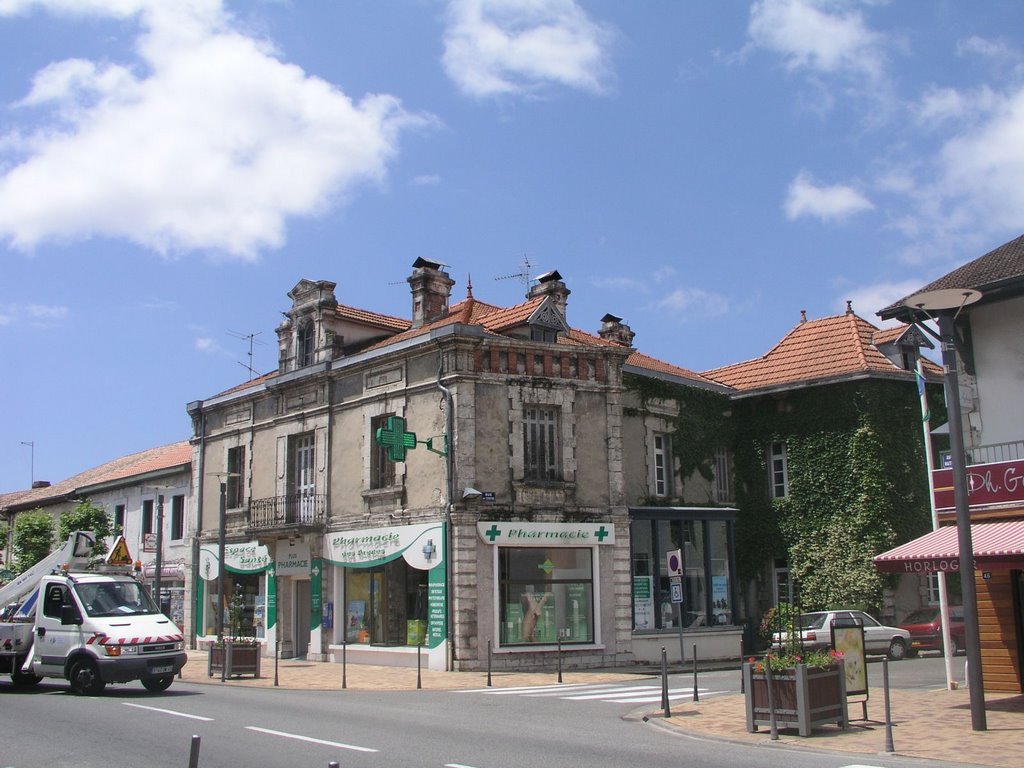 Saint-vincent-de-tyrosse - la pharmacie by rained in